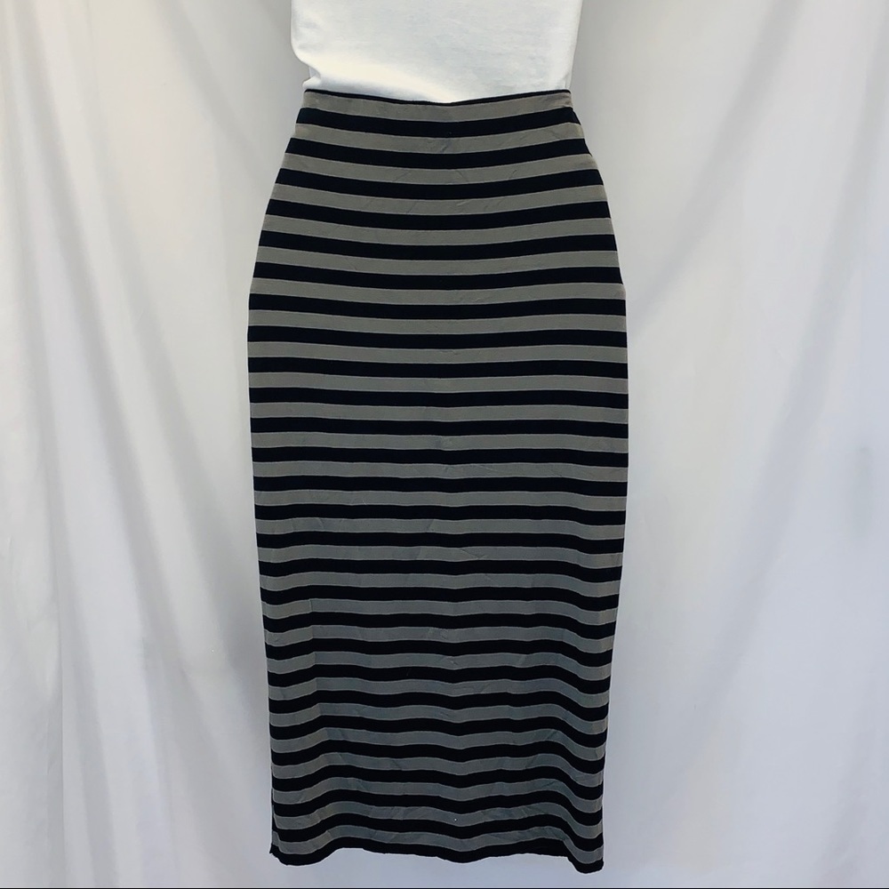 𝅺VINCE Camuto Tube Skirt/ Size Small